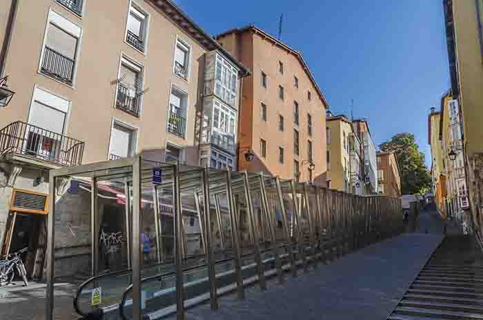 Álava - Vitoria-Gasteiz 50 - calle Canton de La Soledad.jpg